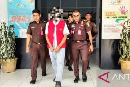 Kerugian negara proyek pakaian seragam gratis SBB Rp1,081  miliar