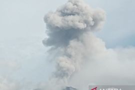 Terjadi empat letusan dalam waktu satu menit, Marapi erupsi tujuh kali dalam sehari