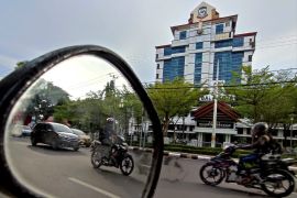 Pemkot Makassar bahas "low carbon" bersamapemateri dari lima negara