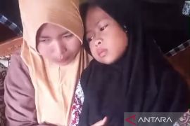 Puluhan pelajar dari dua sekolah di Sukabumi diduga keracunan jajanan