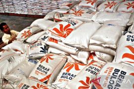 Disperindag  Buru Maluku intensif pantau pasar kendalikan harga beras