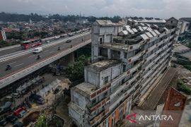 Progres pembangunan rumah deret Tamansari