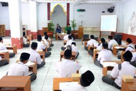 Dinkes Kota Tangerang sosialisasikan pos kesehatan pesantren