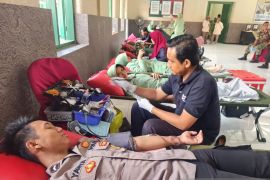 Peringati HUT Ke-78 Persit KCK, Kodim Situbondo gelar donor darah