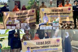 Korban puting beliung di Batola terima bantuan