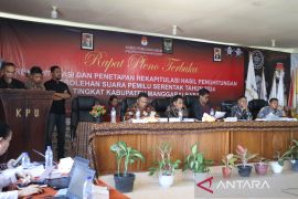 KPU Mabar gelar pleno rekapitulasi penghitungan suara pemilu