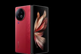 Rekomendasi ponsel lipat terbaik 2025 yang canggih dan elegan