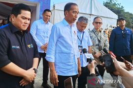 Jokowi resmikan pelaksanaan Inpres Jalan Daerah Kalimantan Timur