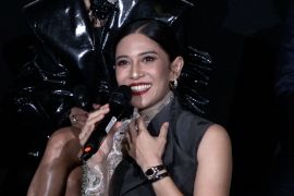 Berakting di 'Ratu Adil', Dian Sastro dicekik stuntman dini hari