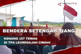 Bendera setengah tiang kenang 157 tewas di TPA Leuwigajah
