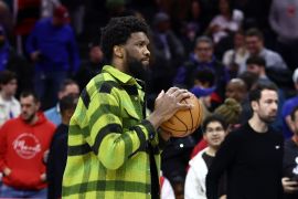 Joel Embiid diskors tiga laga usai mendorong awak media