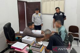 Polres Nagan Raya serahkan dua tersangka korupsi dana desa ke jaksa