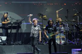 Simak lagi warta soal konser God Bless, hadiah untuk Bobby si kucing