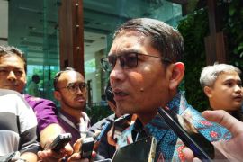 Kementerian ESDM menanggapi keputusan Pertamina tak naikkan harga BBM