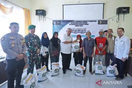 Pemkab Bangka Barat salurkan beras cadangan pangan kepada 8.007 KPM