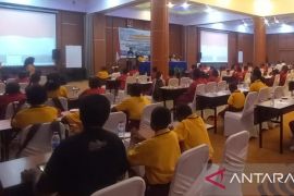 Siswa dan guru SD Kota Jayapura ikut pembinaan metode GASING