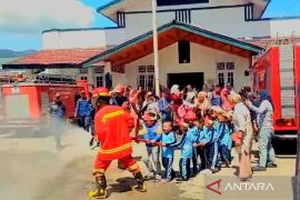 Damkar Pemkot Gorontalo edukasi anak usia dini mitigasi kebakaran