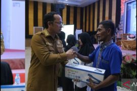 Pemkab Bangka Tengah gencarkan program padat karya atasi kemiskinan ekstrem
