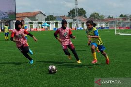 116 SD/MI di Keresidenan Pati bersaing di kompetisi sepak bola putri