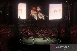 Sapa penonton di konser Ed Sheeran, Calum Scott: Menyala abangku!