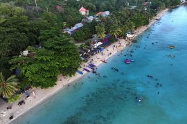 Wisata Pantai Nirwana Baubau