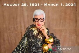 Ikon fesyen New York Iris Apfel meninggal di usia 102 tahun