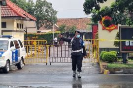 Warga sekitar Kantor Subdensi Pom Detasemen I Polda Jatim dengar ledakan susulan