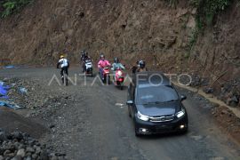 Perbaikan jalan lintas Bengkulu-Sumsel