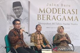 PP Muhammadiyah meluncurkan buku "Jalan Baru Moderasi Beragama" untuk Haedar Nashir