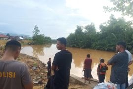 Balita terseret banjir di Kendari meningga dunia