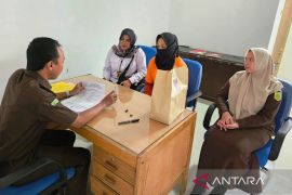 Polisi serahkan tersangka pembuang bayi ke Kejari Nagan Raya