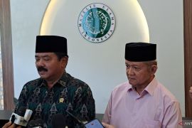 Menko Hadi minta masyarakat tunggu hasil KPU soal lonjakan suara PSI