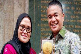 Pemkot-Palu terima penghargaan piala Adipura dari KLHK