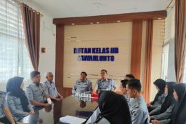 Kadivmin Kemenkumham Sumbar bekali Penguatan ZI di Lapas dan Rutan