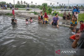 Pemanfaatan mata air sebagai sarana rekreasi desa Page 3 Small