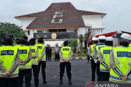 Selama rekap hasil Pemilu di KPU Sumsel, tamu wajib bertanda pengenal