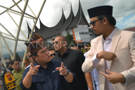 Menteri BUMN resmikan kawasan kuliner Stasiun Lambung Bukittinggi Page 1 Small