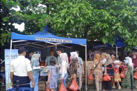 Masyarakat Metro serbu pasar murah bersubsidi Pemprov Lampung