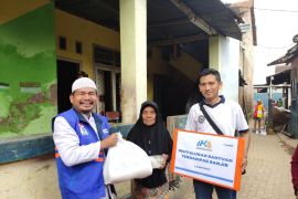 IKA Darmajaya kolaborasi dengan DT Peduli salurkan bantuan dampak banjir di Bandarlampung