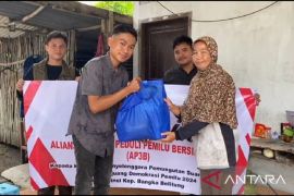 Aliansi Pemuda Peduli Pemilu Beri Tali Asih ke Petugas KPPS