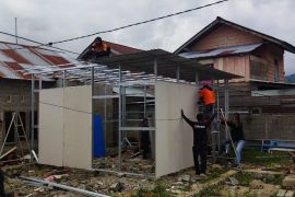 BPBD bangun huntara bagi warga terdampak banjir di Tojo Una-una