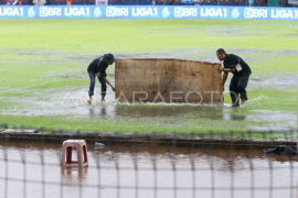 Stadion Brawijaya Kediri tergenang air Page 1 Small