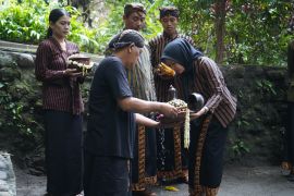 Kumpulkan air dari tujuh sumber, Pemkab Kediri awali rangkaian hari jadi