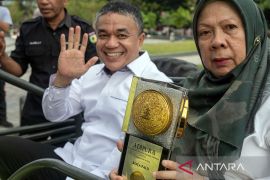 Kirab piala Adipura di Palu Page 1 Small