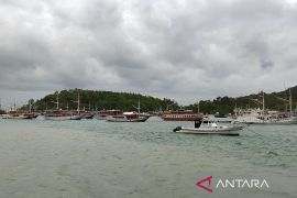 Pemda Mabar imbau nelayan tidak melaut karena adanya gelombang tinggi