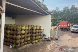 Polda Kalsel tindak pangkalan jual elpiji subsidi lebihi HET di Tanah Laut