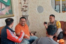 Fasih bahasa Arab, personel Polsek Perdagangan bikin nyaman WNA Aljazair