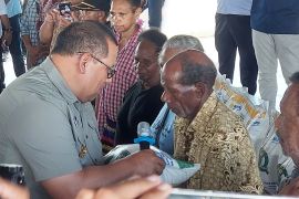 Gubernur ingatkan kepala daerah daftarkan lansia di program Paitua