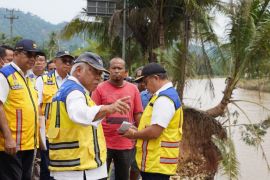 Menteri PUPR target penanganan banjir Sumbar selesai dalam dua pekan