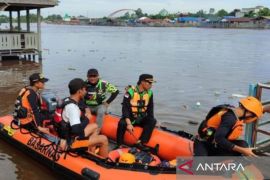 Tim SAR Palangka Raya lakukan pencarian remaja tenggelam